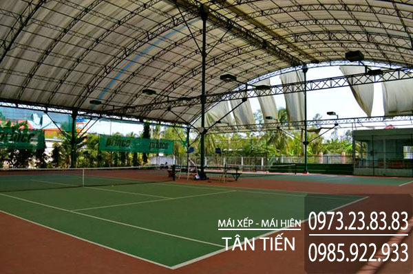 Mái che sân tennis tạo không gian mát mẻ